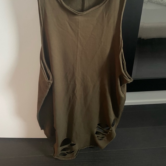 Mens Distressed Tank Top - Picture 2 of 7